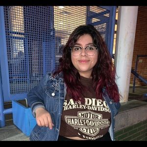 Meet your Posher, Alejandra